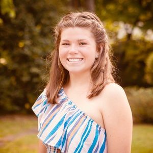 Meet your Posher, Ella